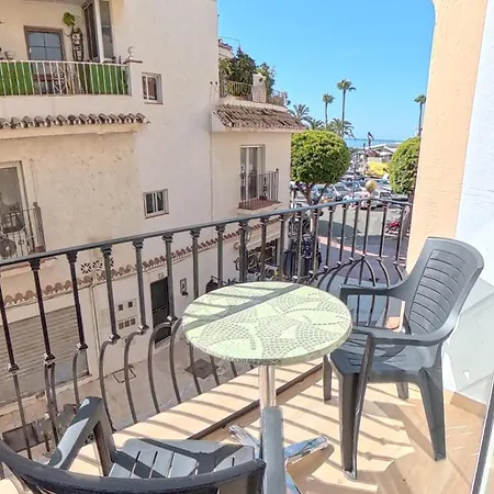 Luminoso En La Carihuela, Calle El Bulto Torremolinos